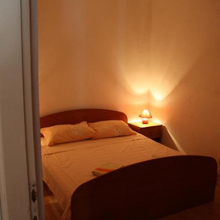 Apartments Leo เพทรอซาเน ภายนอก รูปภาพ