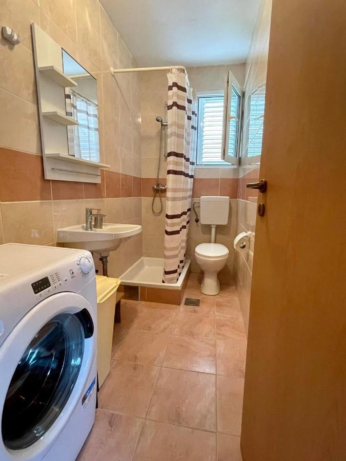 Apartments Leo เพทรอซาเน ภายนอก รูปภาพ