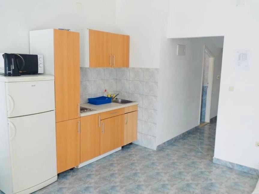 Apartments Leo เพทรอซาเน ภายนอก รูปภาพ