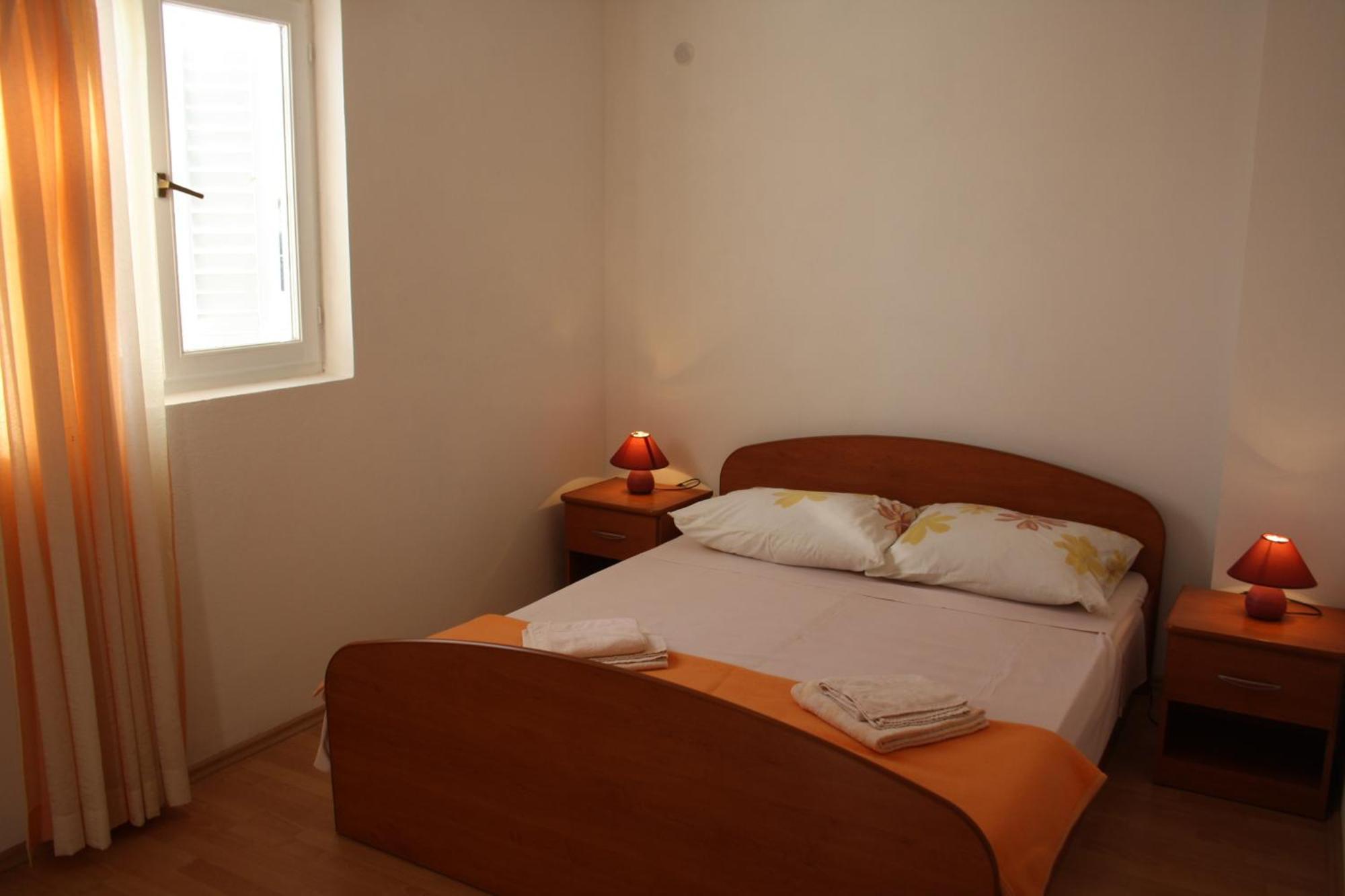 Apartments Leo เพทรอซาเน ภายนอก รูปภาพ