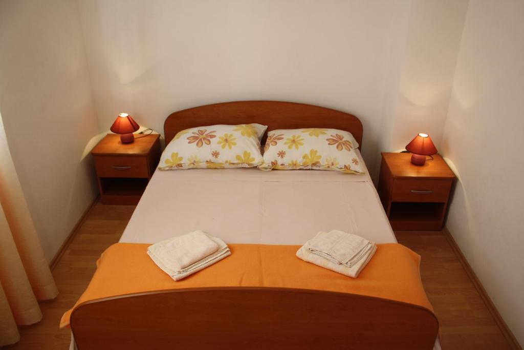 Apartments Leo เพทรอซาเน ภายนอก รูปภาพ