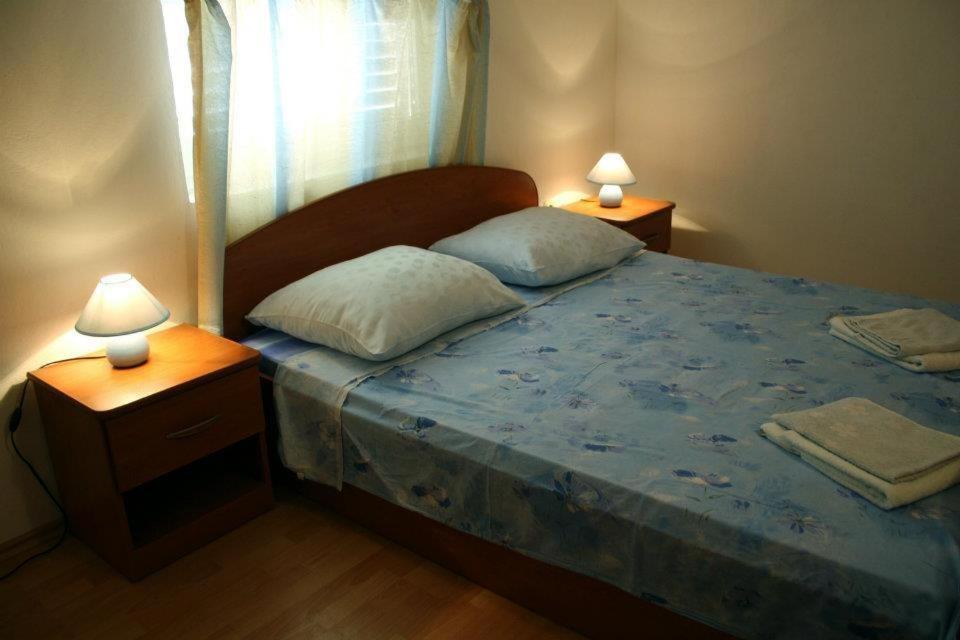 Apartments Leo เพทรอซาเน ภายนอก รูปภาพ